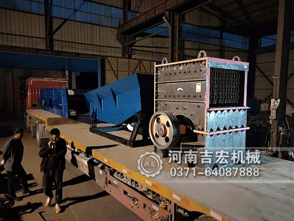 時產(chǎn)100噸箱式破碎機石料生產(chǎn)線設備發(fā)貨