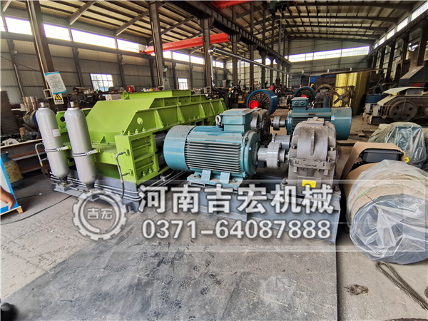 對(duì)輥制砂機(jī)