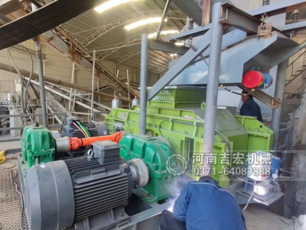 時產(chǎn)5-10噸制砂剛需？400×400對輥機完美匹配,投產(chǎn)即回本！