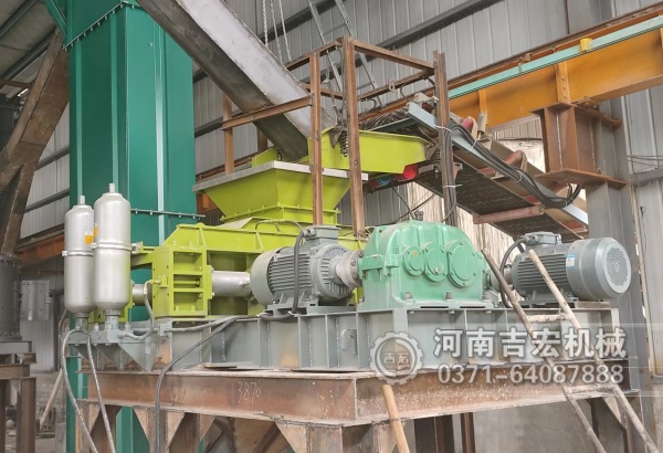 吉宏機(jī)械對輥制砂機(jī)：高耐磨輥皮+液壓調(diào)節(jié)，破碎效率提升30%！